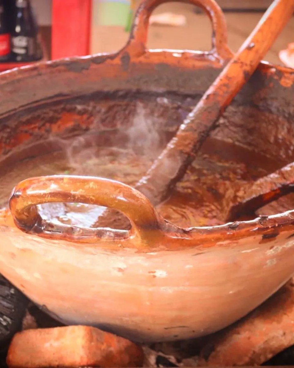 HgoTravel's tweet photo. ¡Saborea Hidalgo! No te pierdas este fin de semana La Feria del Mole en Atotonilco el Grande, Hgo.
Este evento forma parte de las actividades realizadas en la Feria del Calvario 2023 en honor al Señor de Tezoquipan. #HidalgoTieneAlgo #Gastronomía #VenAComer #SaboreaHidalgo https://t.co/suInS79JDv