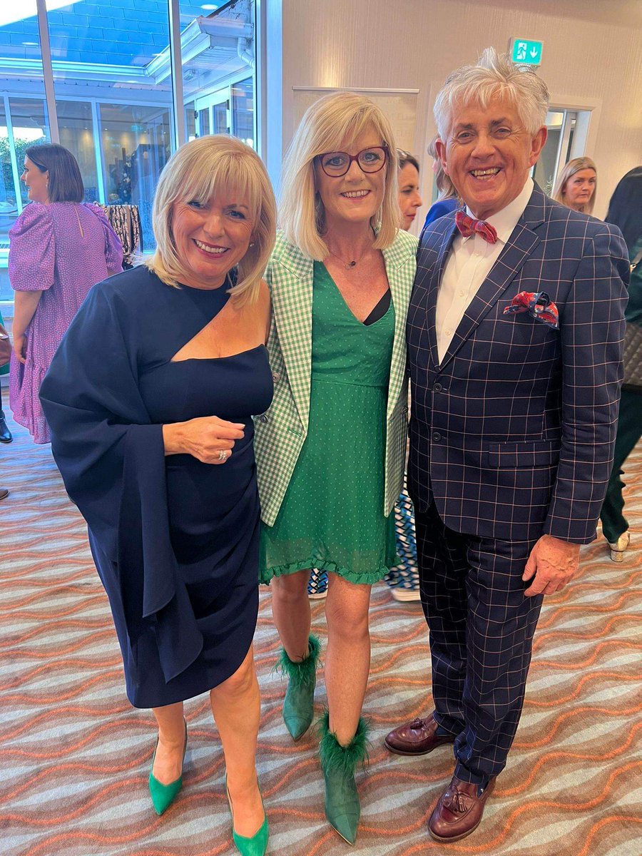 FlowerSchoolIE's tweet photo. We are  thoroughly enjoying our time at @HarveysPoint  #FindingYourFabulous The incredible speakers and the positive vibe of women uplifting each other are truly inspiring @kayflowerschool @roomjunkieanne @Oonagh_OHagan  @HarveysPoint @dglwoman @DonegalNoel #businesstips https://t.co/ypuVsCE2rO