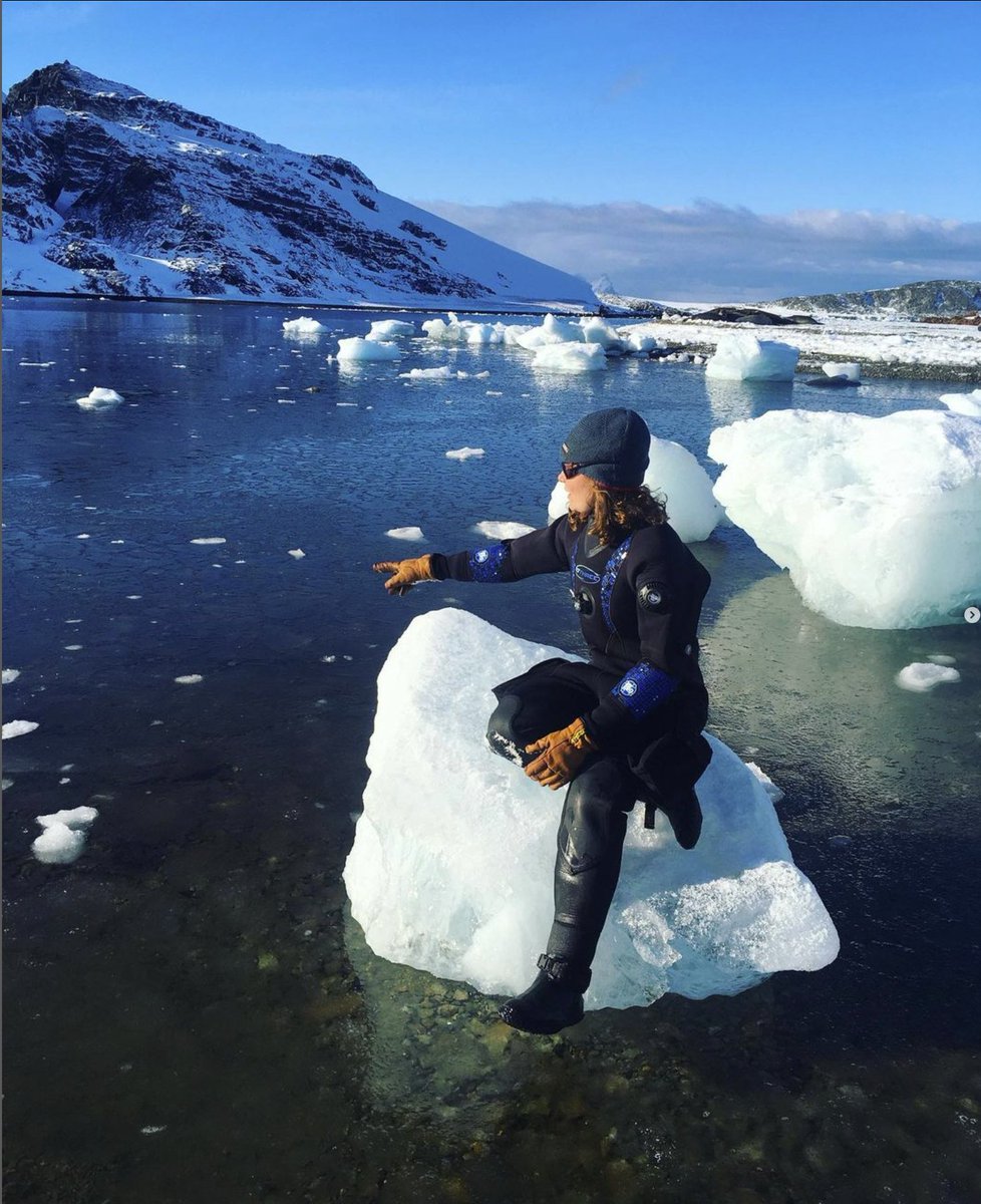 The crunch of Antarctic snow under your feet ❄️👣 The call of skua and Adélie penguins 🐧 Experience a bit of Antarctica through @nadiafrontier's vivid audio diary on the Antarctic special of @BBCRadio4's Inside Science. Episode here🎧👉 ow.ly/o8xP50N1FMQ 📸 Sadhbh Moore