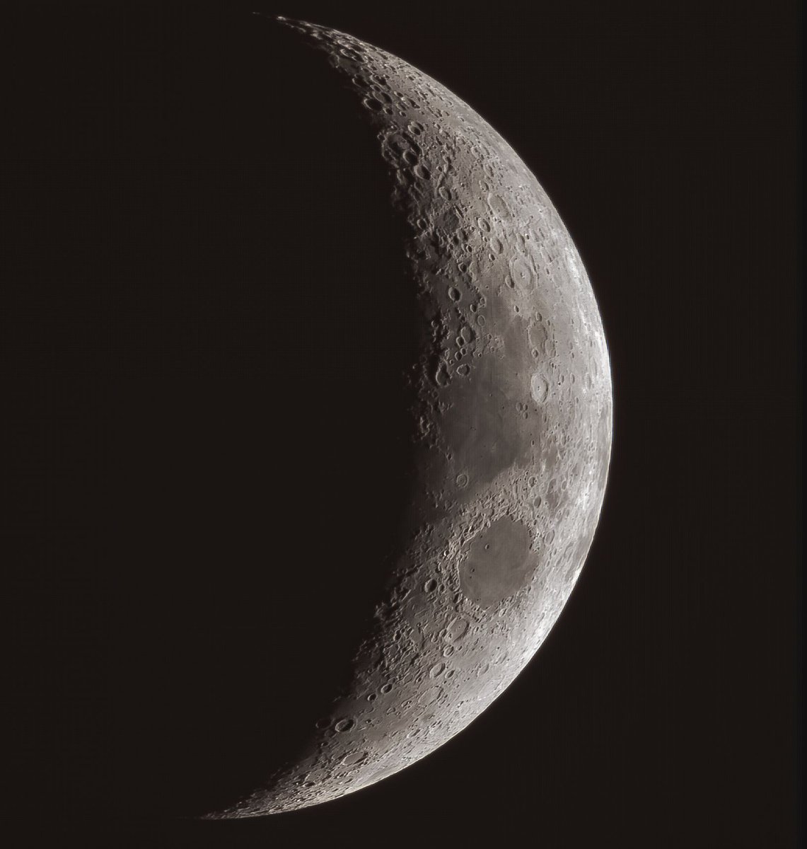 PeterThelen3's tweet photo. First Light meiner neuen #ASI533MC
Ich kämpfe noch dem Bayer Pattern.
Aber es wird schon :-)

#astronomy #Astrophotography #moon https://t.co/IaO1PP28nA