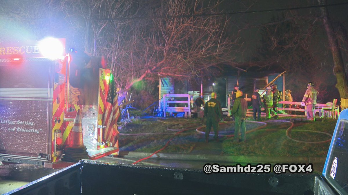 SamHdz25's tweet photo. Dallas Fire &amp; Rescue working a early morning House Fire.  Latest: @FOX4 @GoodDayFox4 https://t.co/9AJuKeqwAH
