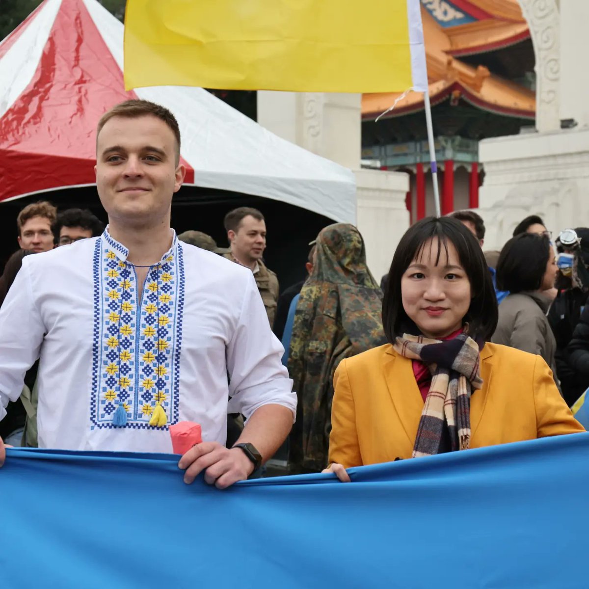 . #Ukraine-#Taiwan solidarity rally in Taipei 🇺🇦🇺🇦🇺🇦

#StandWithUkraine #TaiwanStandswithUkraine