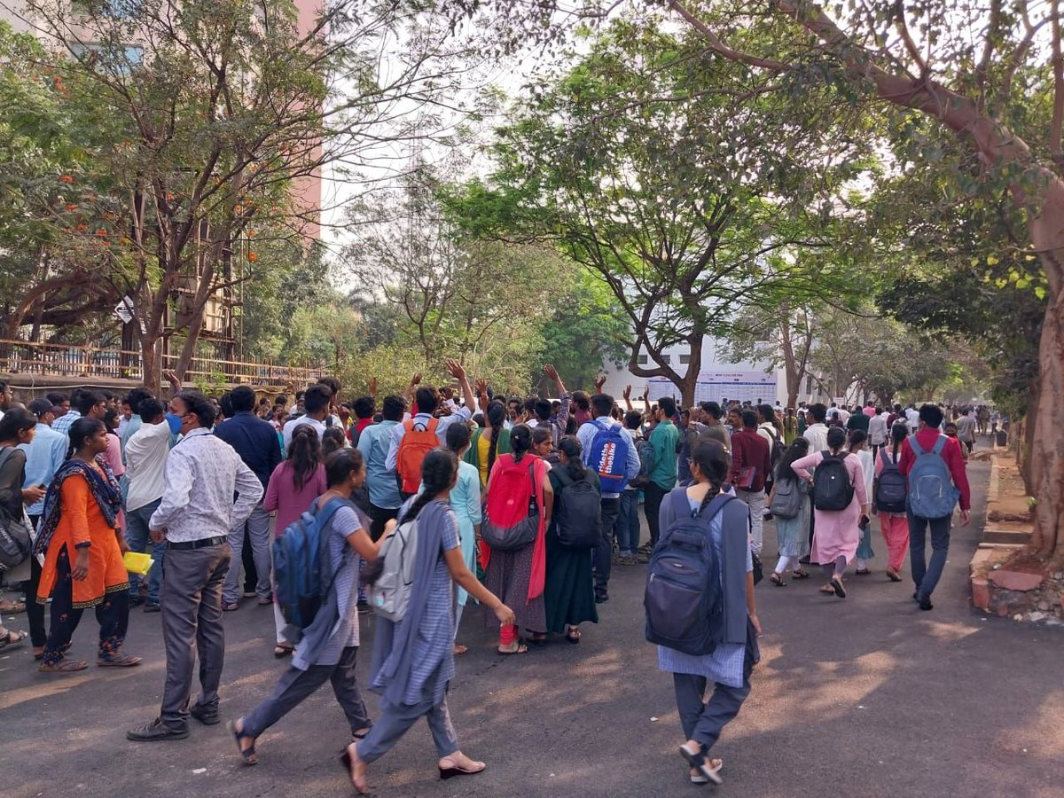 sscnasscom's tweet image. Attention job seekers in #Visakhapatnam! The @nasscom Prime Career Fair, with @fsprimeofficial   Ed 2 is now LIVE and we&apos;re on the lookout for #skilledcandidates to fill over 5000 #job opportunities from over 100 leading organizations in the IT, BMP, SME, and Staffing industries.