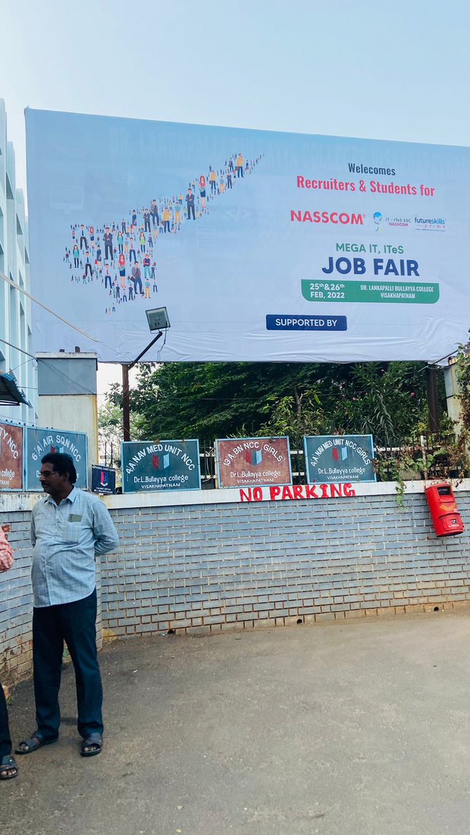 sscnasscom's tweet image. Attention job seekers in #Visakhapatnam! The @nasscom Prime Career Fair, with @fsprimeofficial   Ed 2 is now LIVE and we&apos;re on the lookout for #skilledcandidates to fill over 5000 #job opportunities from over 100 leading organizations in the IT, BMP, SME, and Staffing industries.
