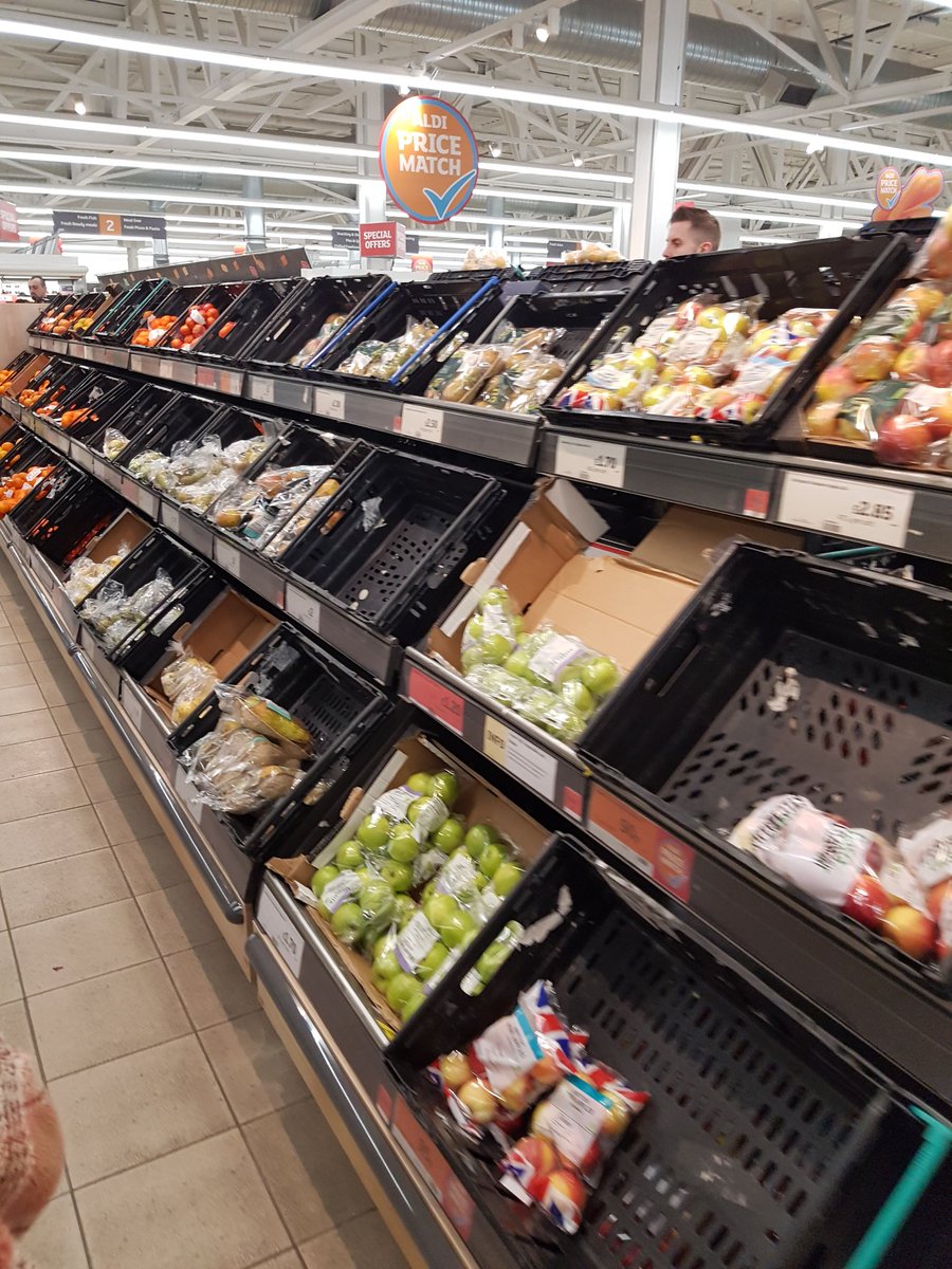 Charlie_UK2023's tweet photo. Oh know. fully stocked,  this time, Sainsbury's..  not going well for the #fakeremainers #tomatogate https://t.co/8VIbO2I0EB