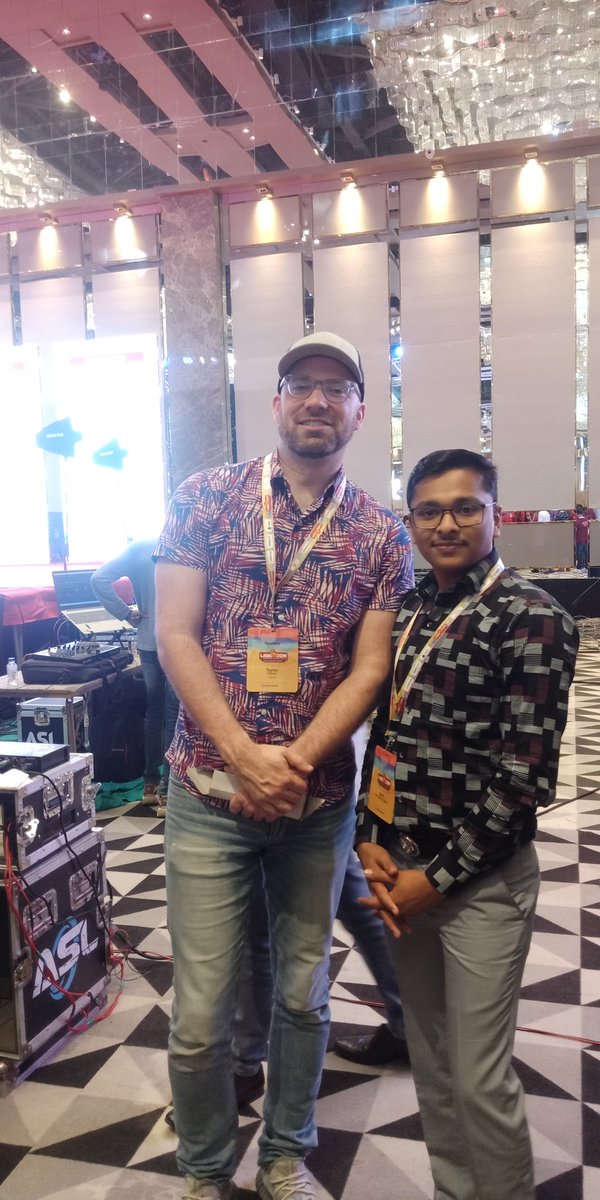 _thesunilyadav's tweet image. I had a wish to meet @taylorotwell which finally comes true.🔥 It's an honour to meet you. 🫡
#LaraconIN #LaraconIndia2023 #laravelcommunity #laravel
