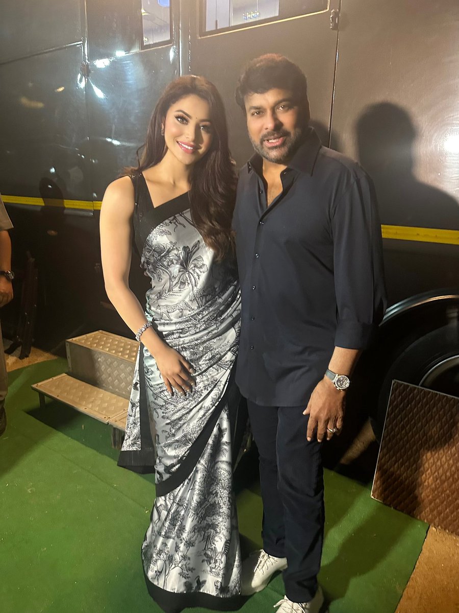 Wishing the Gorgeous @UrvashiRautela A Very Happy Birthday 💐

Best wishes for your future endeavours 
On Behalf Of #MegastarChiranjeevi @KChiruTweets Fan👌 ❤
#Chiranjeevi #UrvashiRautela

#HBDUrvashiRautela
#HappyBirthdayUrvashiRautela