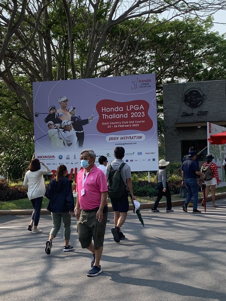 bobonzo's tweet photo. Well that was a fun day #HondaLPGAThailand  Go #jenno https://t.co/rPSgAozPFv