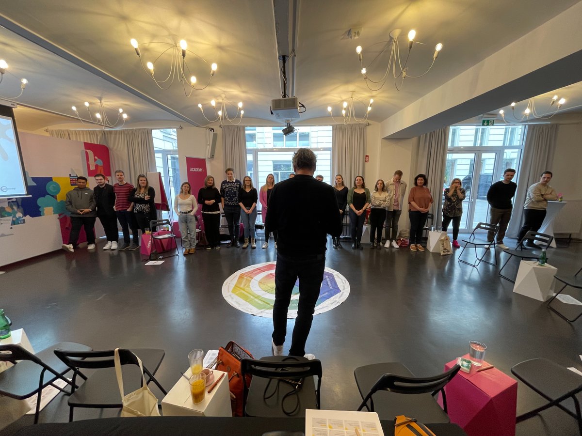 neoslab_eu's tweet photo. Vor einer Woche startete unser neues #Talentboard im NEOS Lab. In den kommenden Monaten werden wir 20 Talente aus ganz Österreich auf einer spannenden Entwicklungsreise begleiten. 🥳 https://t.co/Y2KcUvx1ix