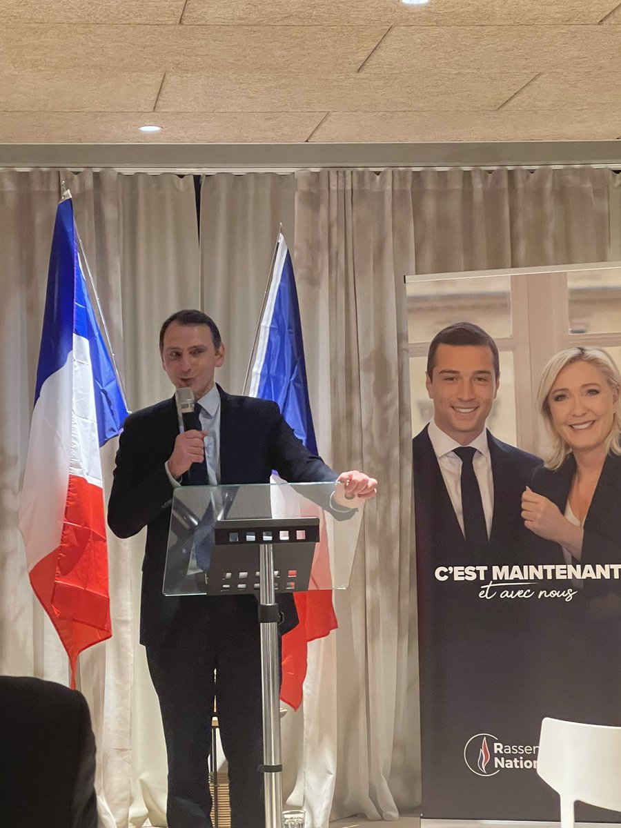 BrunoTeh's tweet photo. Belle soirée conviviale du #RN82 hier soir avec @ljacobelli ,@CZimmermann68 et @marine_hamelet .
Préparons l’avenir et l’alternance https://t.co/is7TZZQAfn