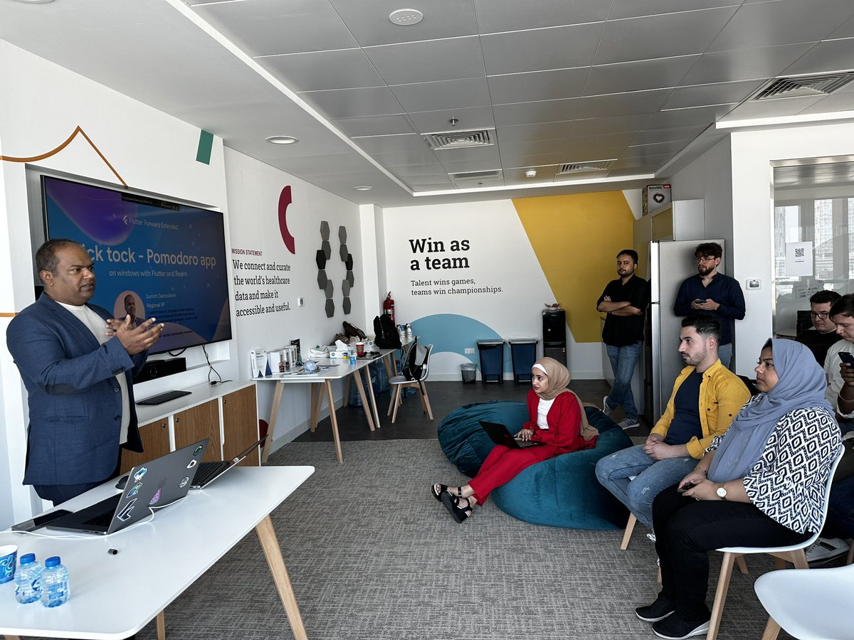 divyanshub024's tweet image. Here we have @sumithpdd all the way from London for @Flutter_AD meetup.
#FlutterForward @innovaccer #FlutterUAE