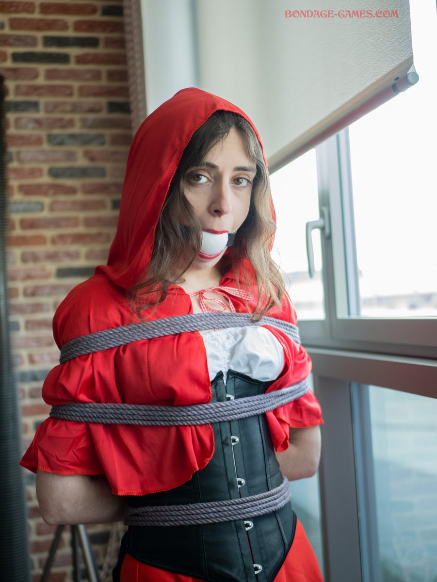 Back in the UK next week to shoot with <a href="/_LittleRedGirl_/">LittleRedGirl</a> ! Stay tuned for new photos and videos coming soon.