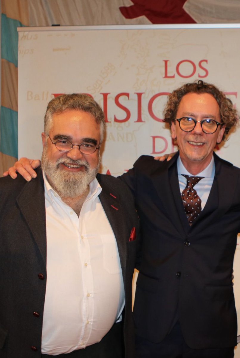JaviSantamarta's tweet photo. EXITAZO en la presentación de #prisionerosdelainvencible en Yecla!

Un entorno mágico secular abarrotado por 350 personas para escuchar del propio autor, don Pedro Luis Chinchilla (aka @lagranarmada) cómo y por qué escribió una obra que viene para ser un referente.

¡Enhorabuena! https://t.co/AG4MqQMxFm