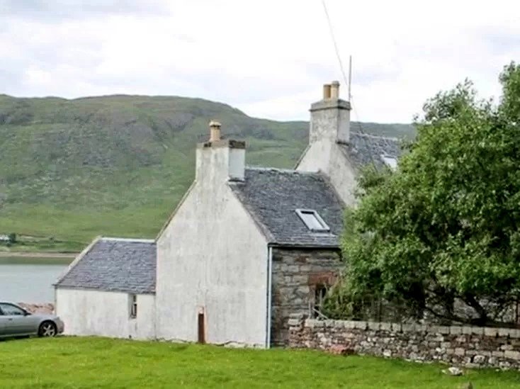 Bones discovered beneath kitchen floor in the Scottish #highlands confirmed to be 2,000-year-old #IronAge burial site. 

bbc.co.uk/news/uk-scotla…

#Archaeology #Scotland
