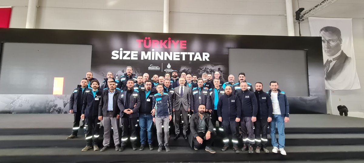 Dr_MBulentOzmen's tweet photo. Deprem bölgesinde arama kurtarma yapan, can kurtaran, doğal gaz güvenliğini sağlayan yol arkadaşlarımız. Türkiye size minnettar🧿 https://t.co/JrrHPLzBOs