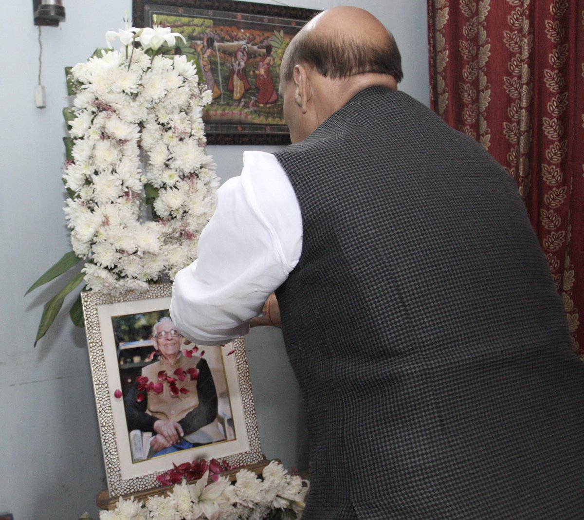 rajnathsingh's tweet photo. Paid tributes to the former Governor and senior leader, Late Om Prakash Kohli ji. Conveyed my heartfelt condolences to the bereaved family. https://t.co/oMpLqiCPp1