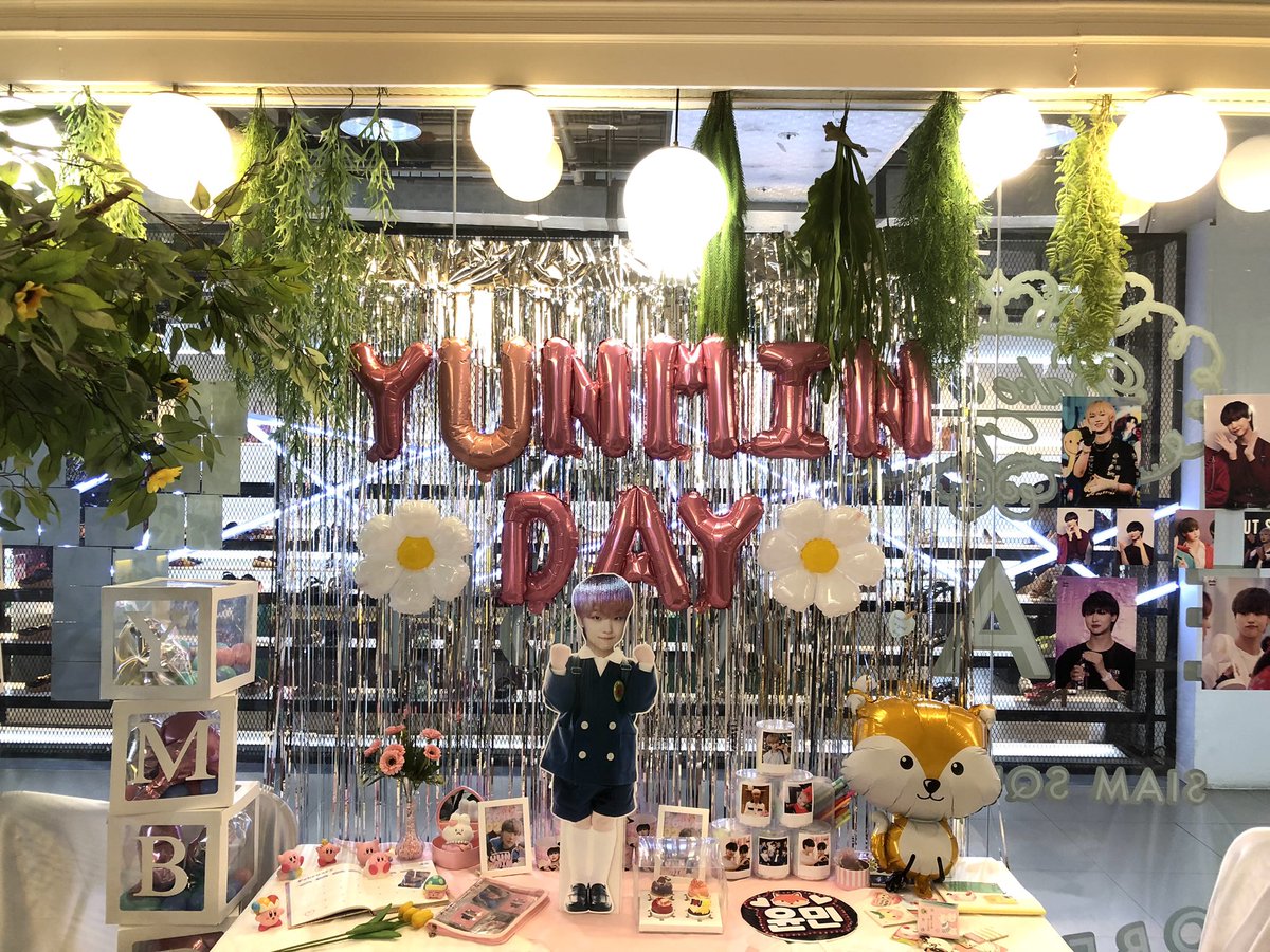 YUNMIN_TH's tweet image. 𝐘𝐔𝐍𝐌𝐈𝐍 𝐁𝐈𝐑𝐓𝐇𝐃𝐀𝐘 2023

#0226WithLoveYUNMIN 🦊🎂

ขอเชิญ SKY ทุกท่านแวะเข้ามาถ่ายรูปและร่วมเขียนอวยพรวันเกิดให้กับยุนมินกันนะคะ 

CAFE &amp;amp; MINI GALLERY📸
🗓️  25 - 26.02.2023 
📍Bake A Wish Siam Square One ,LG Floor 
#HAPPYYUNMINDAY 
#YUNMIN
#윤민 #THE7