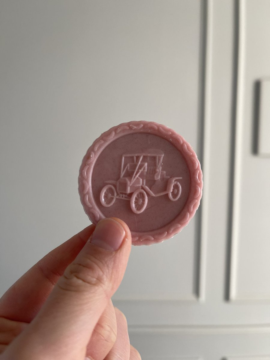 keepkeepon's tweet image. 나올 때 사놓자. 근데 쟁여두면 또 안 먹게 되더라..