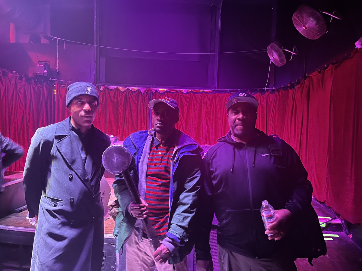 Rhetorician100's tweet photo. I asked them if they wanted to pose with the Hammer. They passedโฆ.๐
But there was a whole lot of High level hip hop goin on ๐๐
@JungleBros4Life
#coolruption
#spreadtherhetoric
#thedescendantofzacktaylor https://t.co/I62jV2WGB0