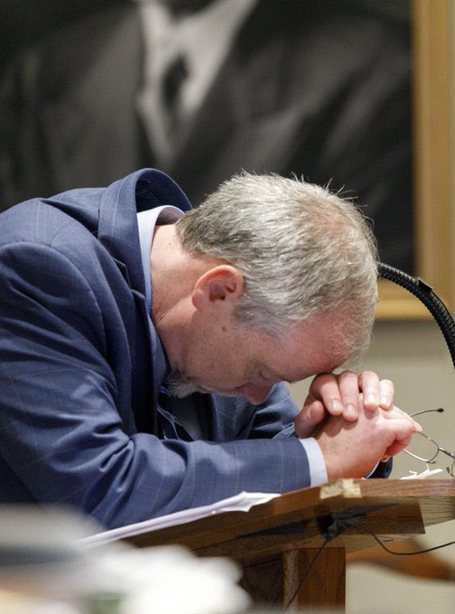 jennyhart1988's tweet photo. This man has put his heart and soul into this case, we may not agree with a lot of the questioning or so much financial testimony but no one can say he hasn’t given it his all! #AlexMurdaughTrial https://t.co/u2OerjSIoX
