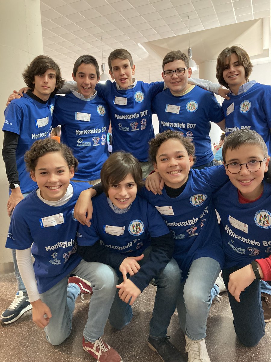 MontecasteloBOT's tweet photo. Hace 10 años comenzó nuestra aventura en @FLLBurgos Encantados de volver!!!!@FomentoEdu @CMontecastelo https://t.co/l6qzDcjJGb
