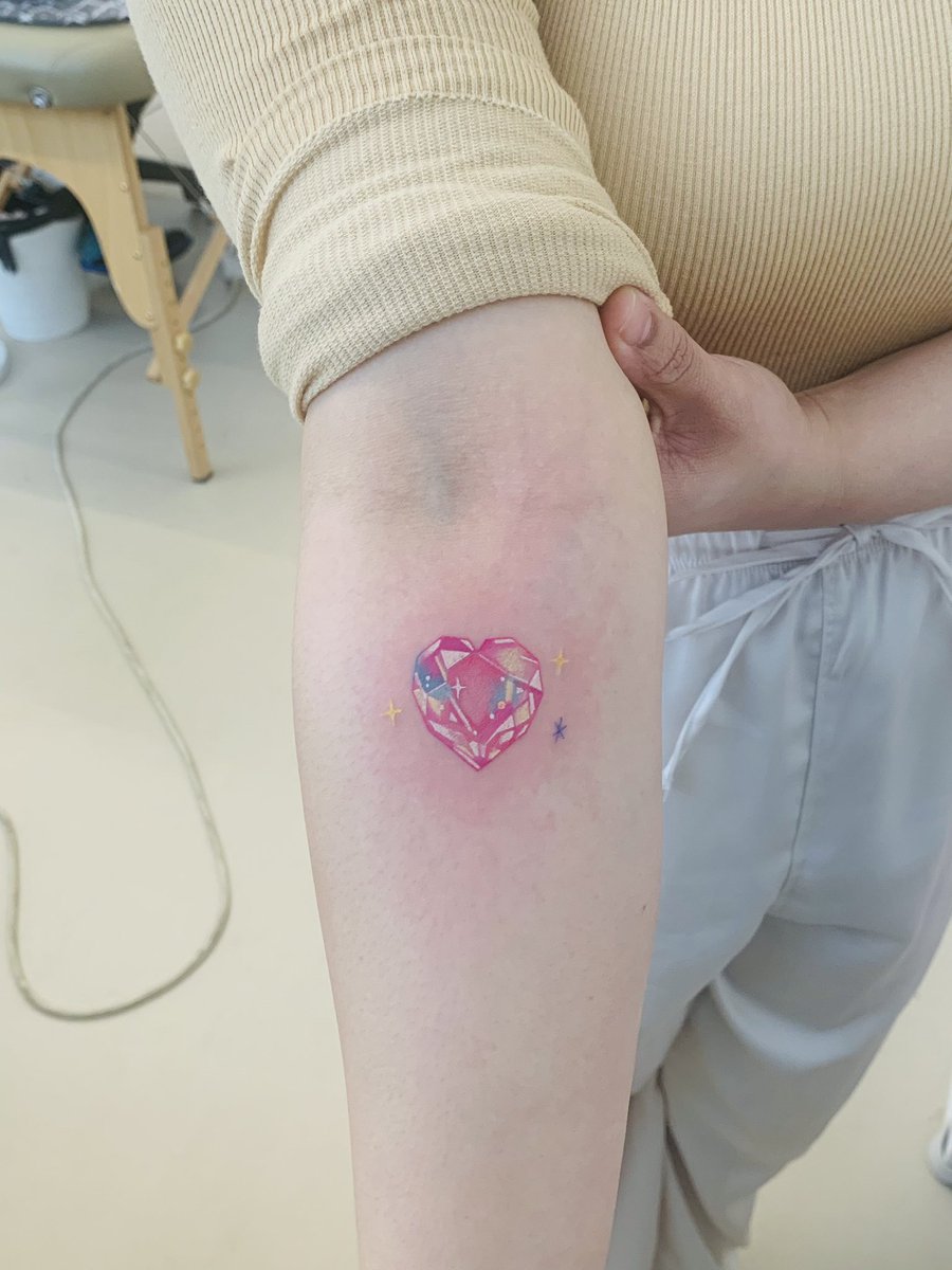 LyraTheMaid's tweet photo. SUGAR SUGAR RUNE! VANI-RUNE!
SUGAR SUGAR RUNE! CHOCO-RUNE! #sugarsugarrune #animetattoo https://t.co/19zeBDbtet
