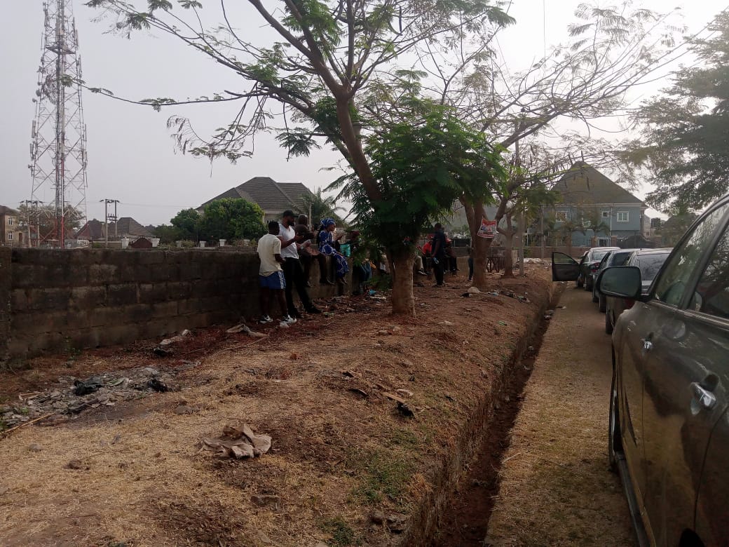 winkari's tweet photo. Situation report at Polling unit 34-06-02-164 located at EFAB Estate Apo, Akinlaja Joseph Close, as at 9.35am INEC official have not arrived yet with voting materials. https://t.co/oXyyyUBk4j