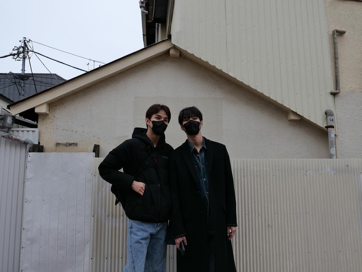 대학생x직장인
개발자x디자이너
팝콘한줌쥐어서우걱우걱먹는연하남자x괜찮아요애인이에요 ◠‿◠ 정장차림연상남자