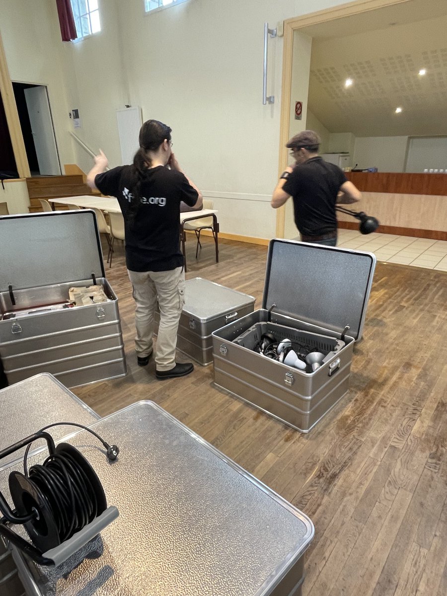 StephRiocreux37's tweet photo. ⁦@repaircafetours⁩ s’installe à Benais pour la journée! Bonne nouvelle quelques créneaux supplémentaires s’ouvrent cet après-midi contact 07 55 67 21 46 ⁦@NR_Tours⁩ ⁦⁦@F3Centre⁩ https://t.co/odGpeHhJFx