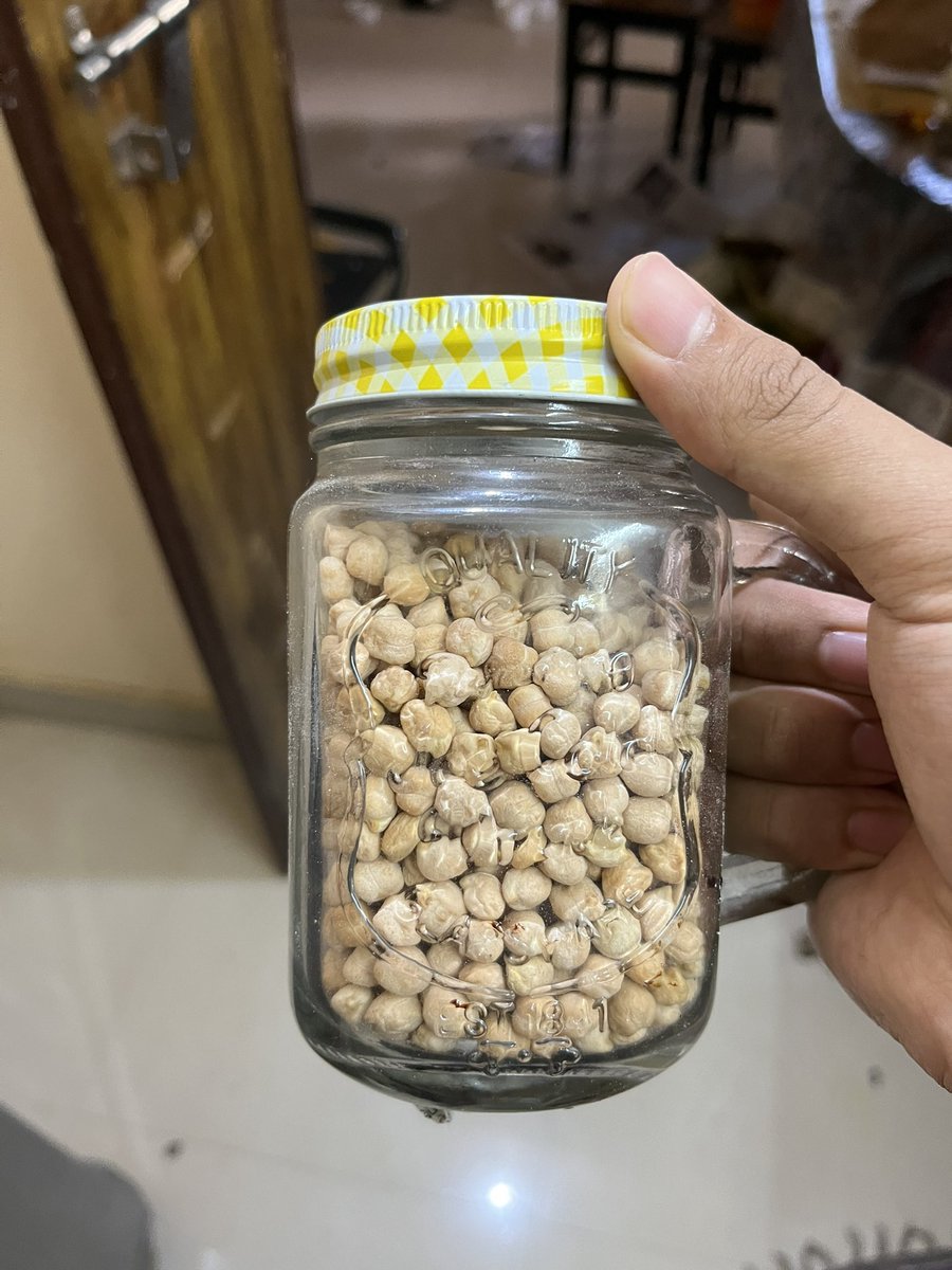 niivinn's tweet photo. Welcome to India✨😭
#Keventers Ft. Kottamuthu
#CakeZone Ft. Elaichi
#MonsterShake Ft. Sundal https://t.co/ixgOQLPGdJ