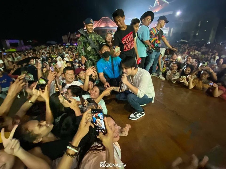 Sparkle_GMA's tweet photo. It was an unforgettable night as Sparkle stars Dion Ignacio, Andrea Torres, and Jake Vargas lit up the #22ndArawNgZamboangaSibugay celebration at the Capitol Grounds Ipil in Zamboanga, Sibugay ✨️

#GMARegionalTV  #KapusoArtistParticipation #DionIgnacio #AndreaTorres #JakeVargas https://t.co/QvM8plvf6W