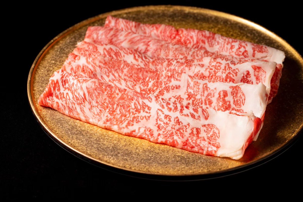 段々と暖かな春を感じる季節にもなりました。
3月は卒業シーズンを迎え、別れや出会いの季節です。
　
お世話になった方、新生活を始めるあの人と。
乃馬杜の鍋を囲んで特別な時間を過ごしませんか？

贈答用にも大変喜ばれるギフトです。
新たな門出のお祝いなどにもぜひ。
👉maboroshi-ryoutei-nomado.com