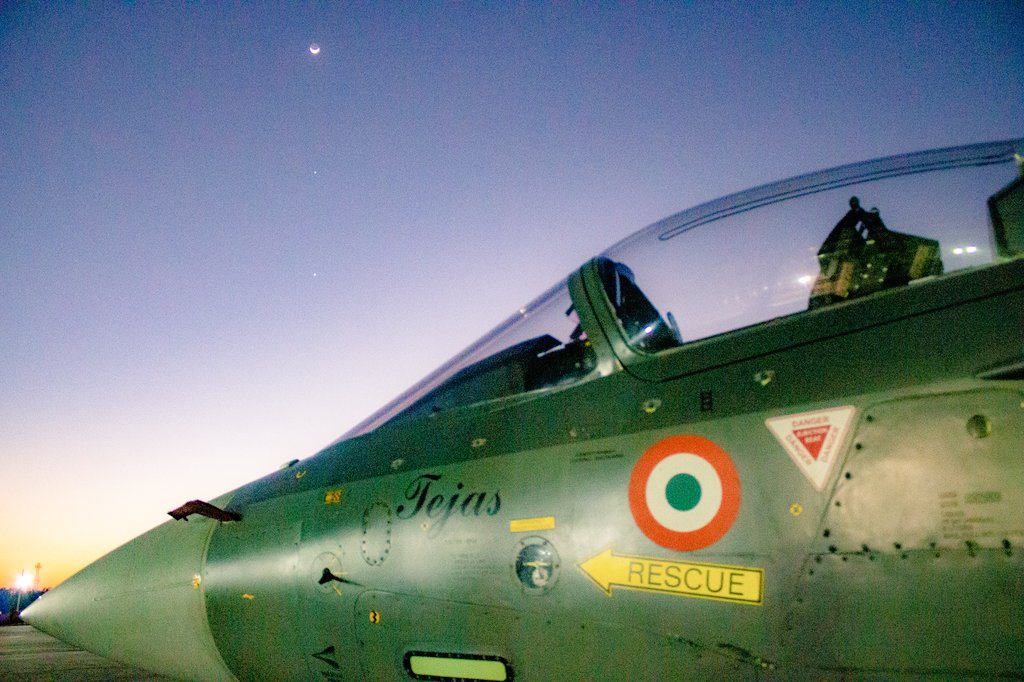 IAF_MCC's tweet image. An IAF contingent has arrived in UAE to participate in the multilateral exercise, #ExDesertFlag.

The exercise will be conducted till 17 Mar 23, with the #IAF participating with five LCA Tejas and two C-17 aircraft.

#TejasOverseas
#DiplomatsInFlightSuits