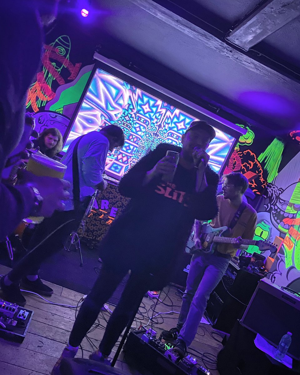 Rachygigs tweet media