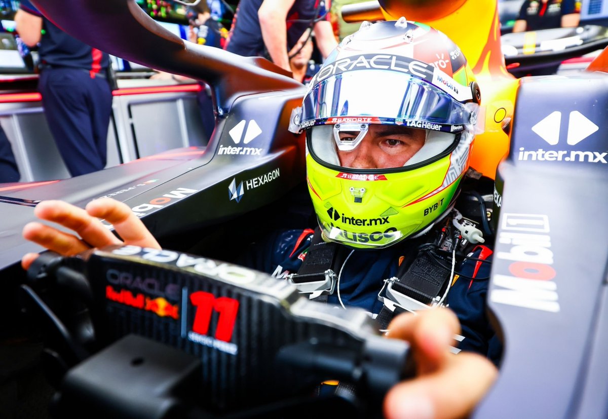 PEREZRAClNG's tweet image. Checo in the garage earlier today!

#F1Test