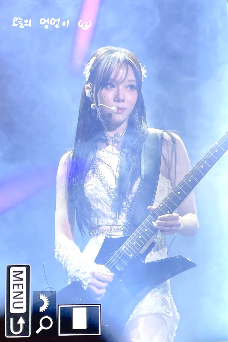VirginSnow0101's tweet photo. 230225
🎸
#aespa #에스파 
#WINTER #윈터 https://t.co/uNjEnRBE4L