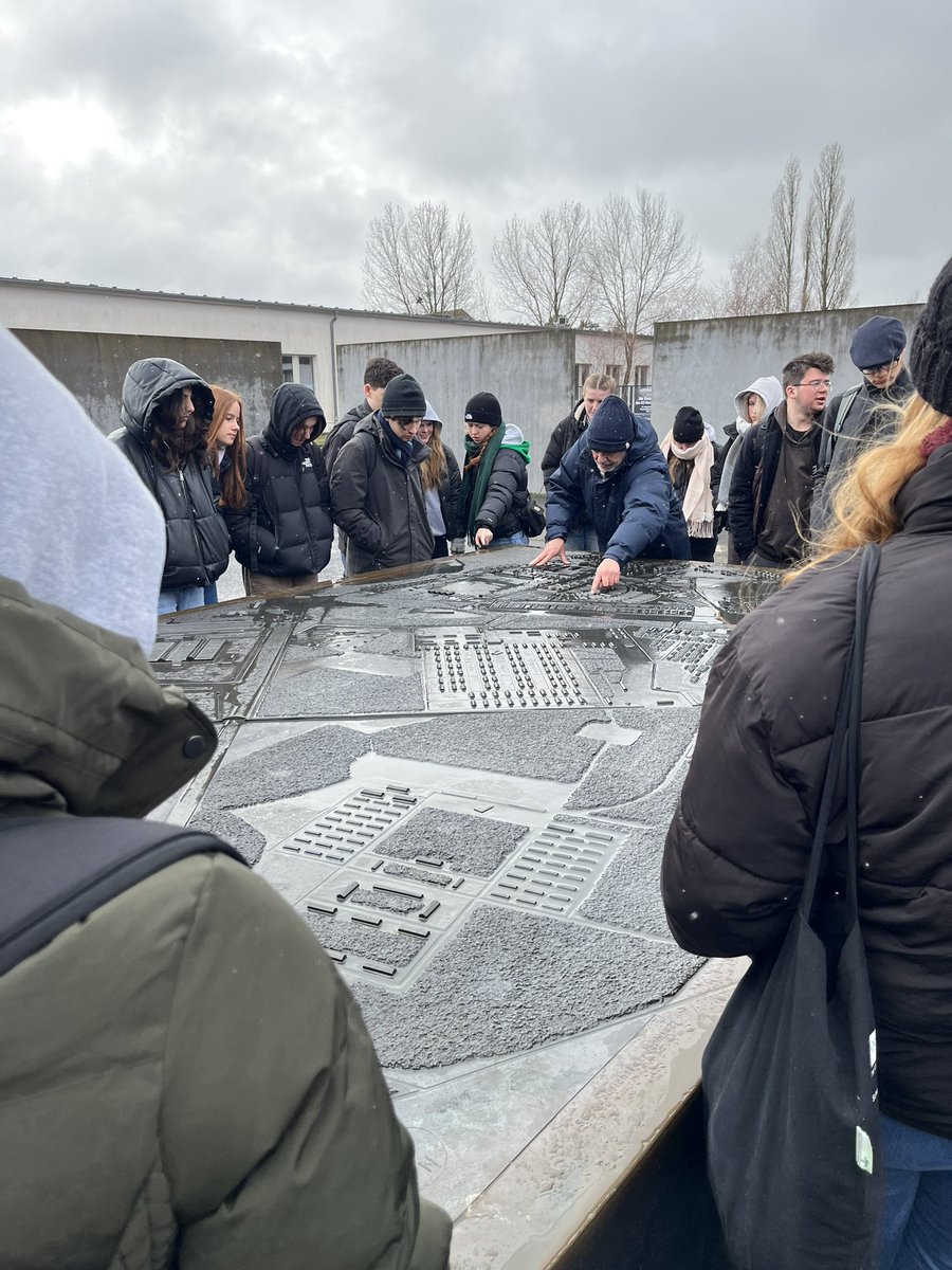 Students paying their respects as we enter Sachsenhausen Memorial this morning #Berlin23