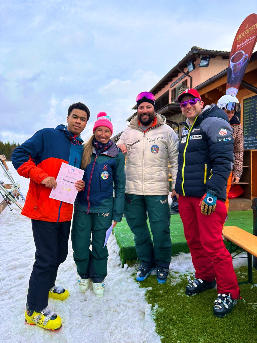 AminaAhmed25's tweet image. Day 5… Final day of skiing & award ceremony 🎖️⛷️ #Cimone #Fanano #Skiing #Italy❣️ @TheRoyalSchool