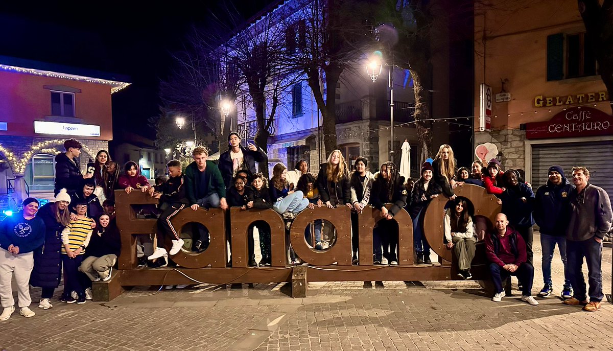 AminaAhmed25's tweet image. Day 5… Final day of skiing & award ceremony 🎖️⛷️ #Cimone #Fanano #Skiing #Italy❣️ @TheRoyalSchool