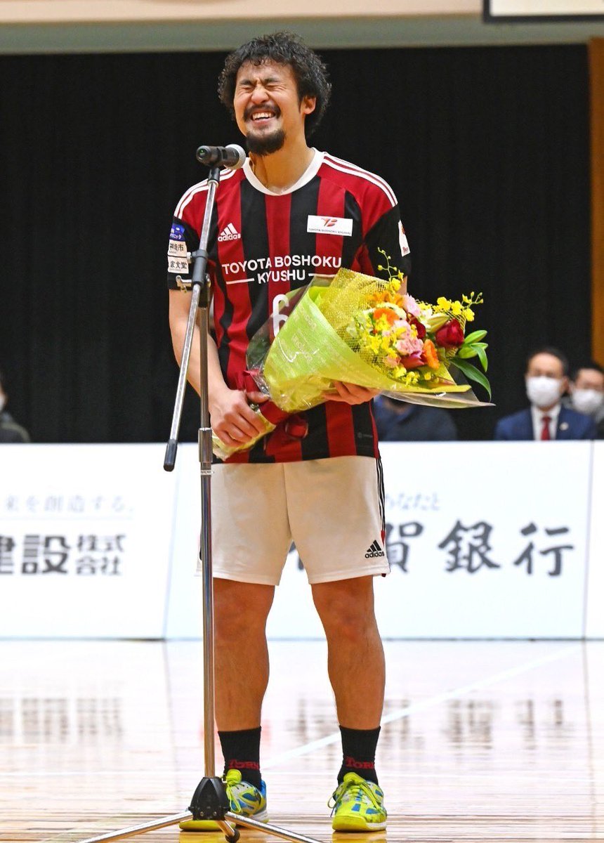 tbkredtornado's tweet photo. また試合終了後には中本選手の引退セレモニーが行われました❗️

試合に出場し中本選手らしい得点もあり活躍してラストゲームを飾りました👏

沢山のご来場ありがとうございました🎉 https://t.co/V3F7iQNaNo