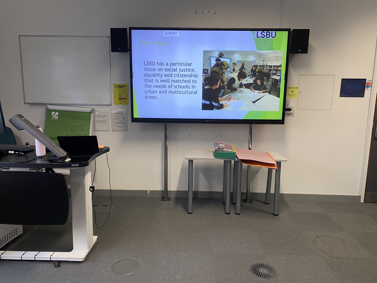 Just finished the first of my open day talks and met some fabulous and enthusiastic applicants for our #education and #pgce courses here in the education division <a href="/LSBU_LSS/">School of LSS</a> we had a good discussion about whether we thought the UK education system is socially just and equal