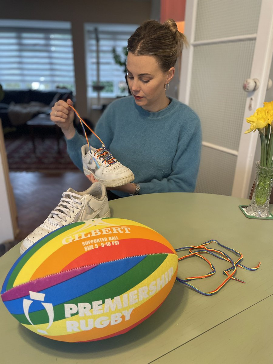 Getting my #RainbowLaces on - if you’re heading out to a @premrugby match today make sure you get yours!
🙌🏽🌈🏉
We know sport has the power to bring people together. When the top flight shows solidarity w the LGBTQ+ community, everyone feels more welcome participate❤️ #LoveIsLove