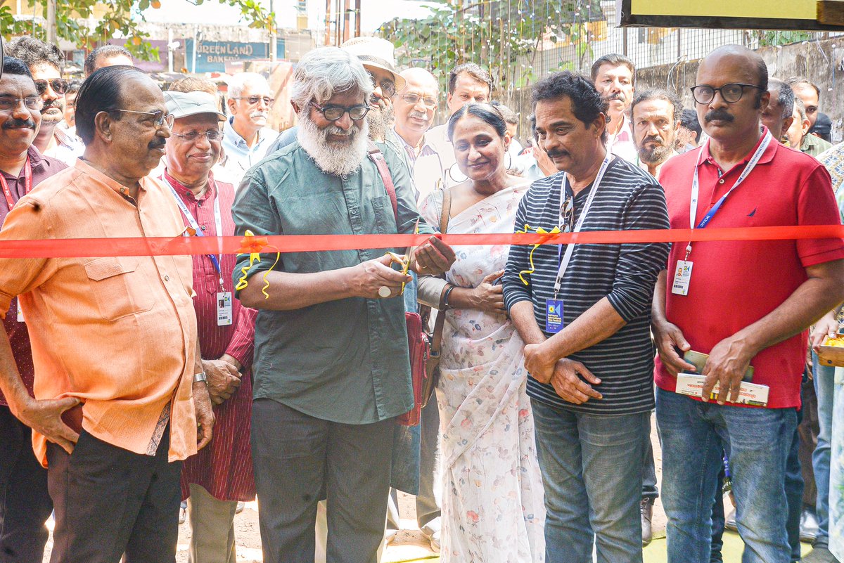iffklive's tweet image. Inauguration of photo exhibition &apos;Anargha Nimisham&apos; by Punalur Rajan, curated by Mangad Ratnakaran and C Pradeep Chandrakumar 📸✨

#KottayamInternationalFilmFestival #OtherProgrammes #PunalurRajan #photoexhibition #RegionalFilmFestival #FilmFestival #Kerala #MalayalamCinema