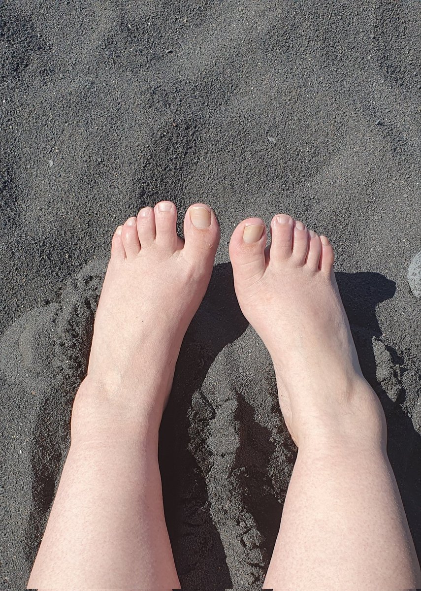 Ich liebe schwarzen Sand 💕🌴

#füsse #foot #footpics #footpictures #footlove #footlover #femalefeet #footselfie #bestfeet #beautyfulfeet #hotfeet #feetloversonly #feetloversheaven #fussfetisch #fußfetisch #fussliebe #lovefeet #lovefeets #sexyfeetmodel #schönefüße #frauenfüße