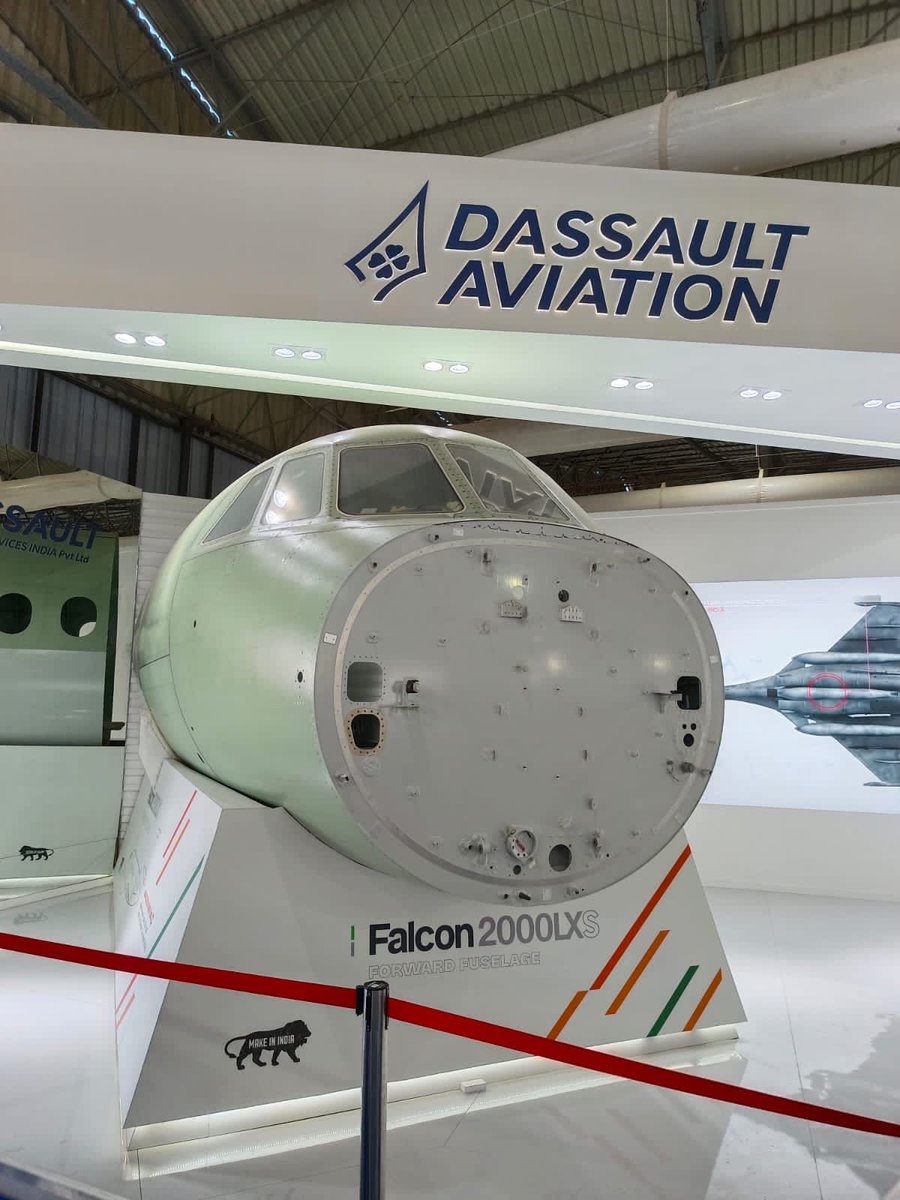 GnaUniversity's tweet photo. #GNAUniversity organized three days educational trip to #Bangalore which is known as hub of Aerospace for the #students of #AerospaceEngineering.
#technology #aerospacelovers #jaiaerospace #aeroindia2023 #halmuseum #aircraft #helicopter #airshow #science #india #experience https://t.co/JfkbJlghv1