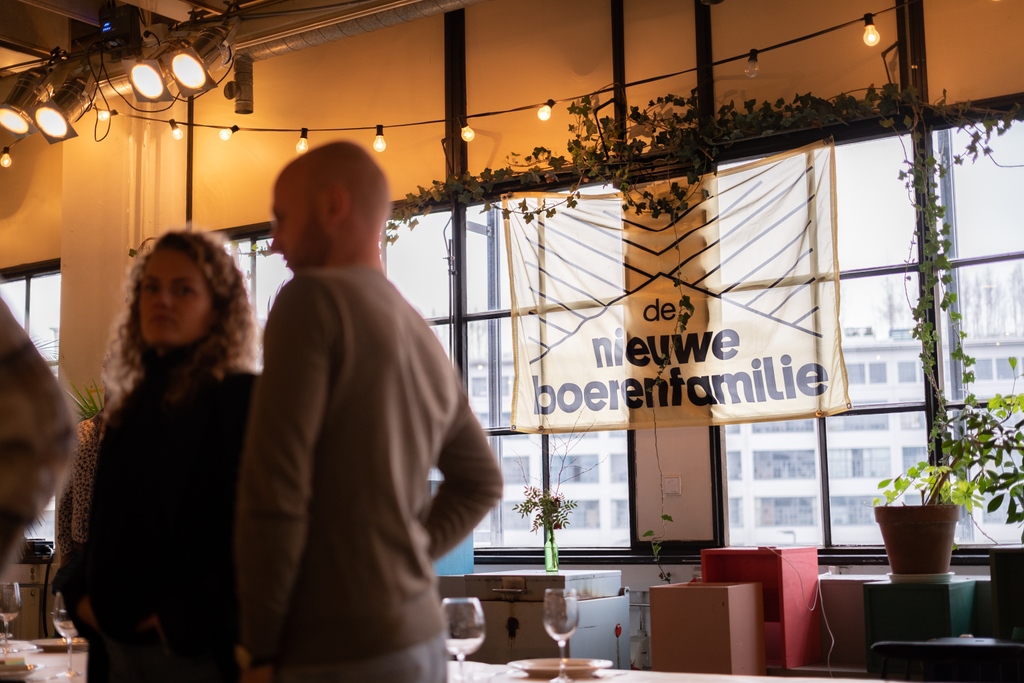 De Nieuwe Boerenfamiliedag: op donderdag 9 maart komen landbouw, politiek en onderwijs bij elkaar voor een stevig programma in het kader van Samen Slimmer Boeren @ The Natural Pavilion op de Flevo Campus in Almere. Zien we je daar? Meld je aan via denieuweboerenfamilie.nl/boerenfamilied…