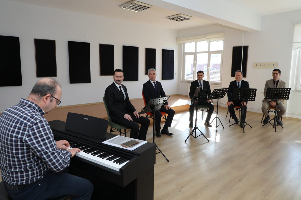 Ordu_MEM's tweet photo. Müdürümüz @mfvargeloglu, Ünye Bilim ve Sanat Merkezinin yeni binasında atölye ve derslikleri ziyaret etti. Yeni binanın hayırlı olması temennisinde bulundu. Yürütülen faaliyetler ile ilgili bilgi aldı.

#eğitimkentiORDU
#Ordu

@tcmeb @prof_mahmutozer @yunus_arinci @GelenMustafa https://t.co/lI1rfja57m