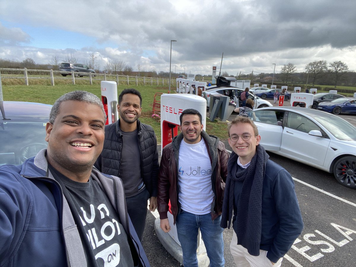 NuageMagiqueEV's tweet photo. En route pour Bourgogne Electric Day à Montchanin avec @JolteeAssurance belle journée en perspective https://t.co/crOK7wFSZe
