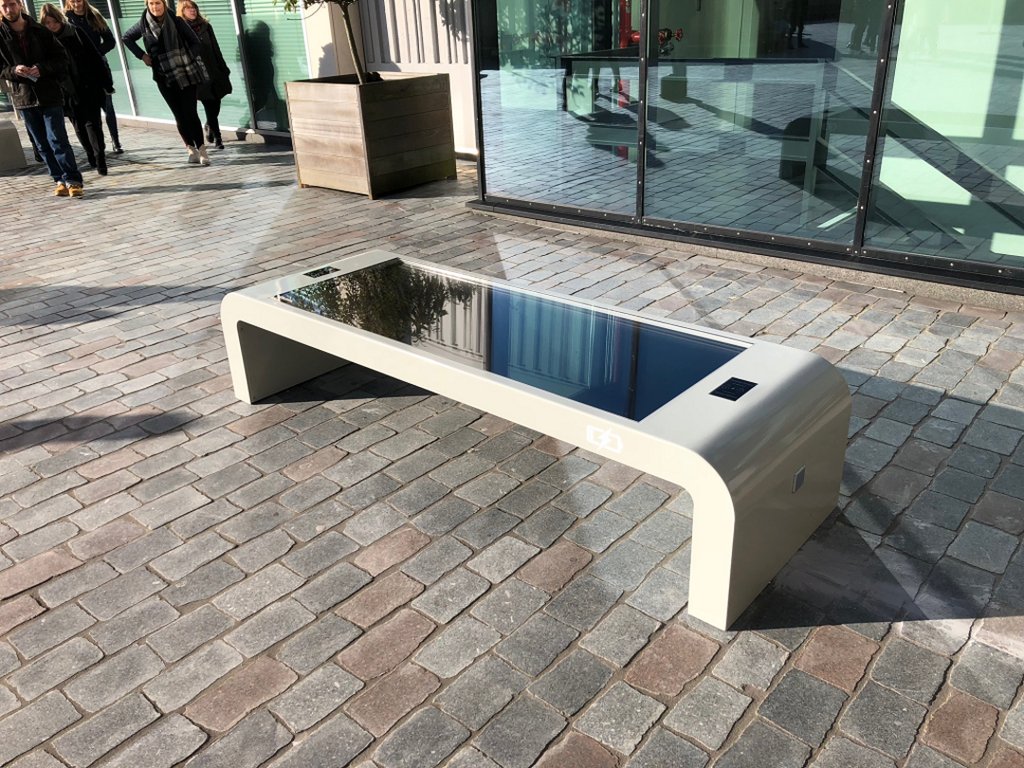 josegisbert's tweet photo. Si los paneles solares quieren ser una alternativa real tienen que estar en todas partes. Y eso incluye los bancos https://t.co/IeIXW0jR1n #marketingdeeventos #tecnologiaparaeventos #marketingdecontenidos #tecnologia #ElBlogDelAmigoInformatico #pc #informatica #computer #oport… https://t.co/9xXQDKqkKS