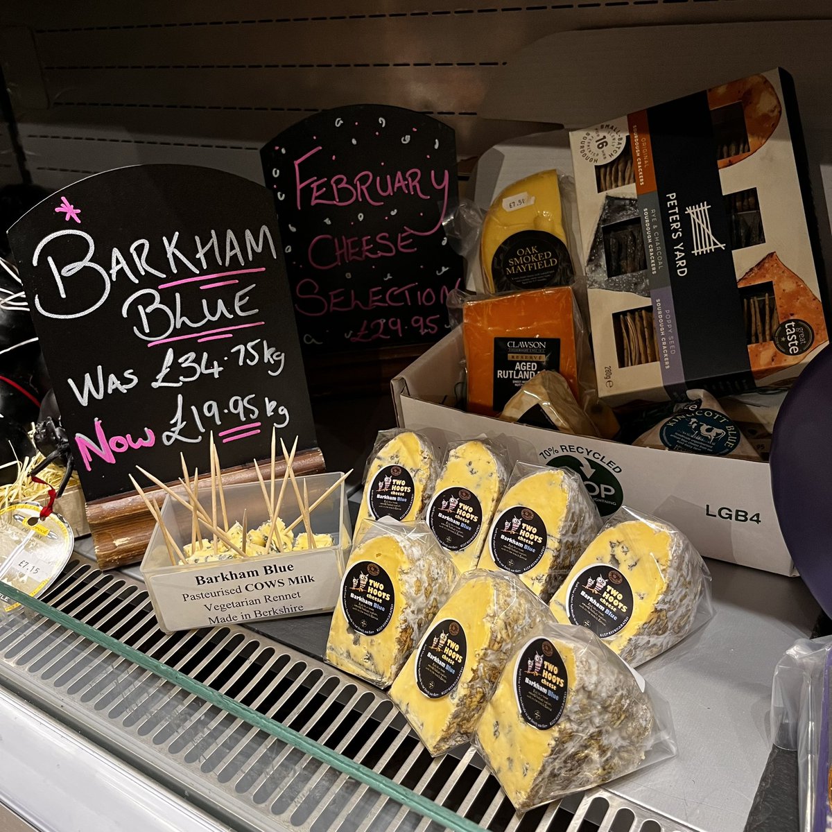 TheCheeseHut1's tweet photo. Don’t forget our #Comte #challenge today 3 different #Aged #Comtes to try We also have #BarkhamBlue #RockStar #LevinDown & #GoldenCenarth #samples to try #today until 4pm #shoplocal #supportlocal #buylocal #brighton #hove #hovelagoon #sussex https://t.co/meZCjU0ism